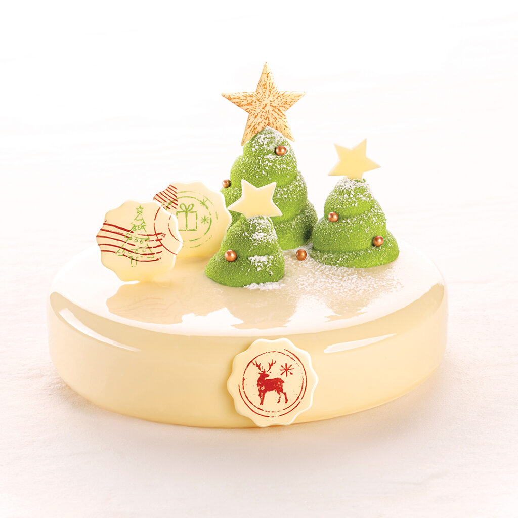 Tort Świąteczny Las - ciasto na Boże Narodzenie z musem marcepanowym i białą czekoladą